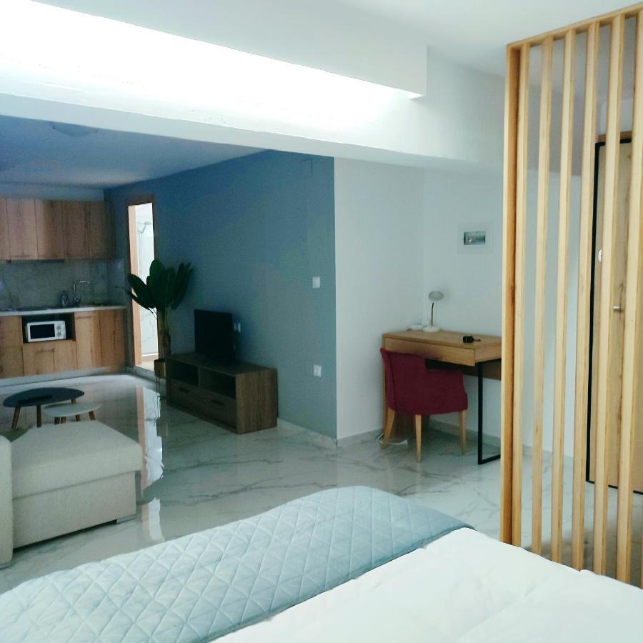 Unique By Perfect-Living Ιωάννινα Apartment Ngoại thất bức ảnh